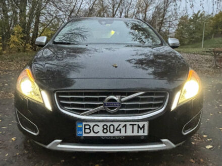 Чорний Вольво B60, об'ємом двигуна 2.4 л та пробігом 275 тис. км за 13500 $, фото 1 на Automoto.ua