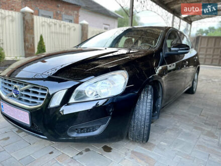 Чорний Вольво B60, об'ємом двигуна 1.6 л та пробігом 220 тис. км за 9500 $, фото 1 на Automoto.ua