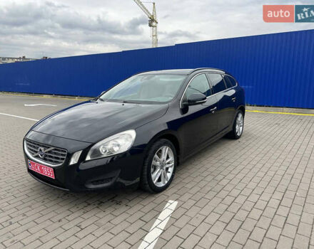 Черный Вольво B60, объемом двигателя 1.6 л и пробегом 270 тыс. км за 9500 $, фото 1 на Automoto.ua