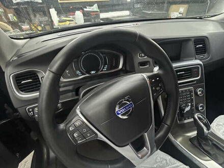 Черный Вольво B60, объемом двигателя 1.97 л и пробегом 261 тыс. км за 15500 $, фото 1 на Automoto.ua