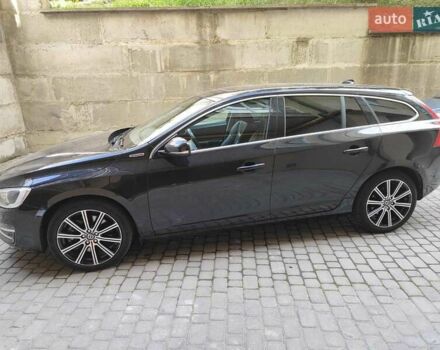 Черный Вольво B60, объемом двигателя 2.4 л и пробегом 280 тыс. км за 13600 $, фото 1 на Automoto.ua