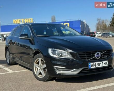 Черный Вольво B60, объемом двигателя 1.99 л и пробегом 328 тыс. км за 12900 $, фото 1 на Automoto.ua