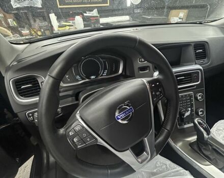 Черный Вольво B60, объемом двигателя 2 л и пробегом 188 тыс. км за 370 $, фото 1 на Automoto.ua