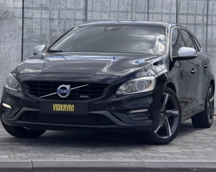 Чорний Вольво B60, об'ємом двигуна 2 л та пробігом 244 тис. км за 11991 $, фото 1 на Automoto.ua