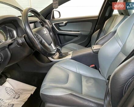 Коричневый Вольво B60, объемом двигателя 2.4 л и пробегом 262 тыс. км за 14800 $, фото 58 на Automoto.ua