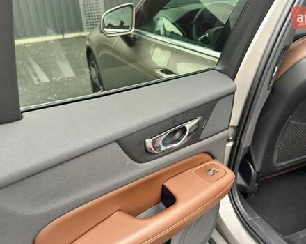 Вольво B60 2021 в Ровно на Automoto.ua Коричневый Вольво B60, объемом двигателя 1.97 л и пробегом 129 тыс. км за 26200 $, фото 11 на Automoto.ua