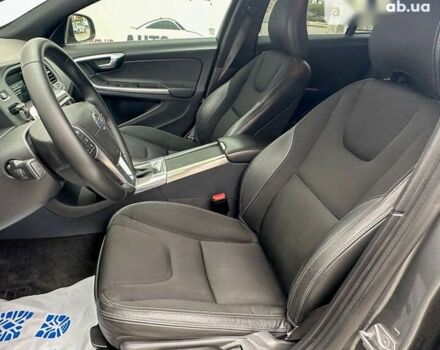 Вольво B60, объемом двигателя 2 л и пробегом 121 тыс. км за 15150 $, фото 5 на Automoto.ua