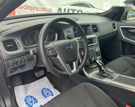 Вольво B60, объемом двигателя 2 л и пробегом 121 тыс. км за 15150 $, фото 6 на Automoto.ua