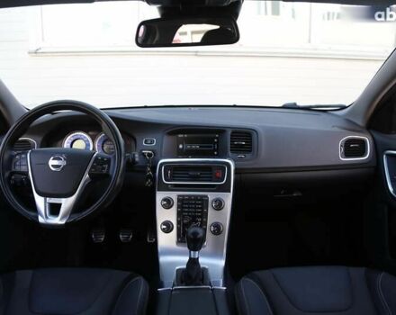 Вольво B60, объемом двигателя 1.6 л и пробегом 211 тыс. км за 12900 $, фото 13 на Automoto.ua