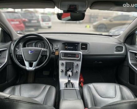Вольво B60, объемом двигателя 2 л и пробегом 148 тыс. км за 13950 $, фото 25 на Automoto.ua
