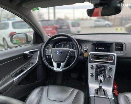 Вольво B60, объемом двигателя 2 л и пробегом 148 тыс. км за 13950 $, фото 24 на Automoto.ua