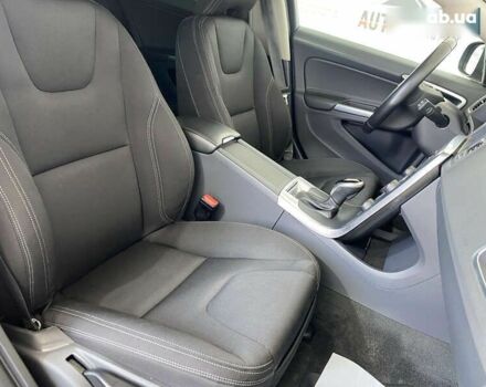 Вольво B60, объемом двигателя 0 л и пробегом 207 тыс. км за 16950 $, фото 8 на Automoto.ua