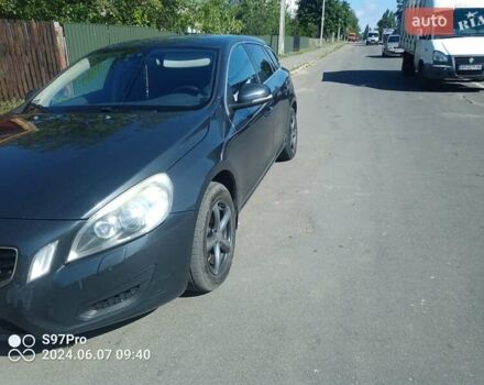 Серый Вольво B60, объемом двигателя 1.98 л и пробегом 450 тыс. км за 8500 $, фото 2 на Automoto.ua