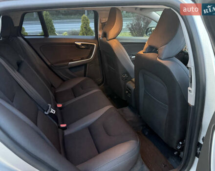 Серый Вольво B60, объемом двигателя 1.56 л и пробегом 302 тыс. км за 9500 $, фото 19 на Automoto.ua