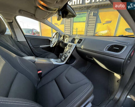Сірий Вольво B60, об'ємом двигуна 2 л та пробігом 255 тис. км за 10700 $, фото 29 на Automoto.ua