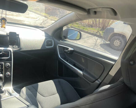 Сірий Вольво B60, об'ємом двигуна 1.6 л та пробігом 220 тис. км за 10000 $, фото 26 на Automoto.ua