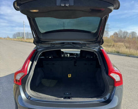 Сірий Вольво B60, об'ємом двигуна 1.56 л та пробігом 271 тис. км за 10300 $, фото 13 на Automoto.ua