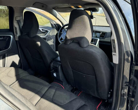 Сірий Вольво B60, об'ємом двигуна 1.56 л та пробігом 271 тис. км за 10300 $, фото 25 на Automoto.ua