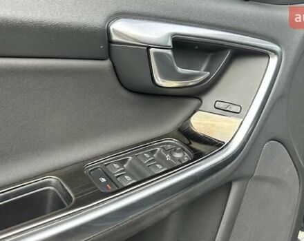 Вольво B60 2011 в Луцке на Automoto.ua Серый Вольво B60, объемом двигателя 1.98 л и пробегом 287 тыс. км за 12500 $, фото 20 на Automoto.ua