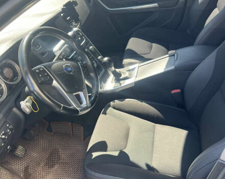 Сірий Вольво B60, об'ємом двигуна 1.6 л та пробігом 220 тис. км за 10000 $, фото 27 на Automoto.ua