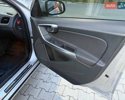 Серый Вольво B60, объемом двигателя 1.56 л и пробегом 302 тыс. км за 9500 $, фото 25 на Automoto.ua