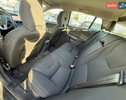 Сірий Вольво B60, об'ємом двигуна 2 л та пробігом 255 тис. км за 10700 $, фото 37 на Automoto.ua