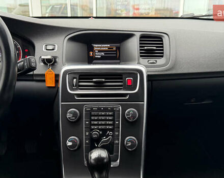 Сірий Вольво B60, об'ємом двигуна 2 л та пробігом 259 тис. км за 8500 $, фото 19 на Automoto.ua