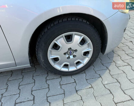 Серый Вольво B60, объемом двигателя 1.56 л и пробегом 302 тыс. км за 9500 $, фото 12 на Automoto.ua