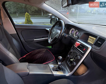 Серый Вольво B60, объемом двигателя 1.56 л и пробегом 302 тыс. км за 9500 $, фото 18 на Automoto.ua