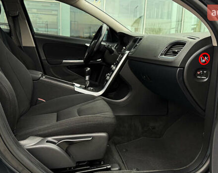 Сірий Вольво B60, об'ємом двигуна 2 л та пробігом 259 тис. км за 8500 $, фото 5 на Automoto.ua