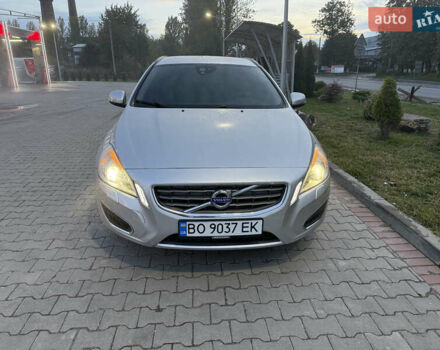 Серый Вольво B60, объемом двигателя 1.56 л и пробегом 302 тыс. км за 9500 $, фото 3 на Automoto.ua