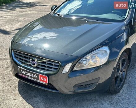 Серый Вольво B60, объемом двигателя 2 л и пробегом 237 тыс. км за 8890 $, фото 1 на Automoto.ua
