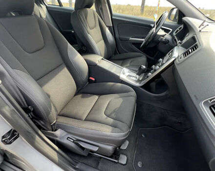 Серый Вольво B60, объемом двигателя 2 л и пробегом 188 тыс. км за 12900 $, фото 24 на Automoto.ua