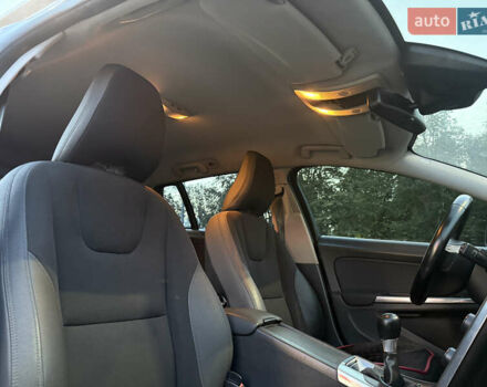 Серый Вольво B60, объемом двигателя 1.56 л и пробегом 302 тыс. км за 9500 $, фото 21 на Automoto.ua