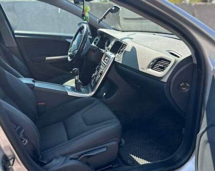 Серый Вольво B60, объемом двигателя 1.98 л и пробегом 320 тыс. км за 10800 $, фото 9 на Automoto.ua