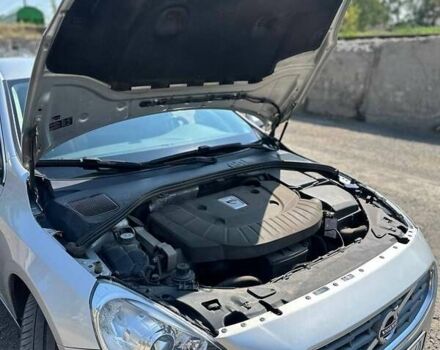 Серый Вольво B60, объемом двигателя 1.98 л и пробегом 320 тыс. км за 10800 $, фото 15 на Automoto.ua