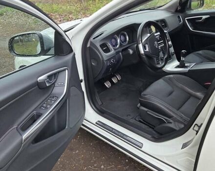 Сірий Вольво B60, об'ємом двигуна 0 л та пробігом 180 тис. км за 9799 $, фото 52 на Automoto.ua