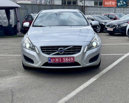 Серый Вольво B60, объемом двигателя 1.98 л и пробегом 240 тыс. км за 13000 $, фото 1 на Automoto.ua