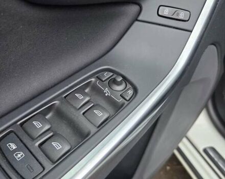 Сірий Вольво B60, об'ємом двигуна 0 л та пробігом 180 тис. км за 9799 $, фото 53 на Automoto.ua