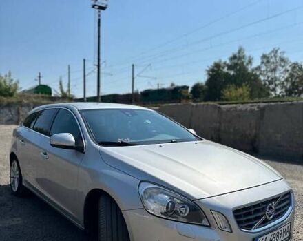 Серый Вольво B60, объемом двигателя 1.98 л и пробегом 320 тыс. км за 10800 $, фото 2 на Automoto.ua
