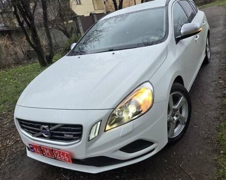 Сірий Вольво B60, об'ємом двигуна 0 л та пробігом 180 тис. км за 9799 $, фото 1 на Automoto.ua