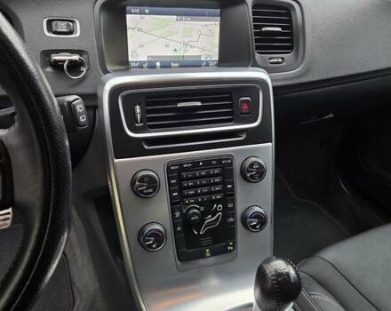 Сірий Вольво B60, об'ємом двигуна 0 л та пробігом 180 тис. км за 9799 $, фото 47 на Automoto.ua