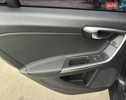 Серый Вольво B60, объемом двигателя 2 л и пробегом 243 тыс. км за 14500 $, фото 27 на Automoto.ua