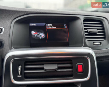Серый Вольво B60, объемом двигателя 2 л и пробегом 243 тыс. км за 14500 $, фото 43 на Automoto.ua