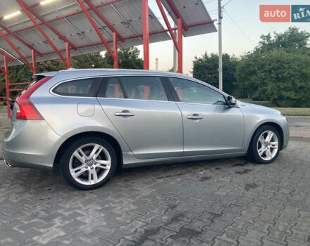 Вольво B60 2013 в Луцке на Automoto.ua Серый Вольво B60, объемом двигателя 2.4 л и пробегом 360 тыс. км за 13500 $, фото 4 на Automoto.ua