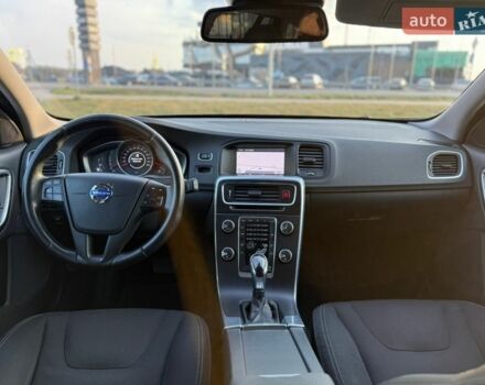 Сірий Вольво B60, об'ємом двигуна 2.4 л та пробігом 256 тис. км за 13900 $, фото 27 на Automoto.ua