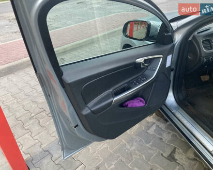 Вольво B60 2013 в Луцке на Automoto.ua Серый Вольво B60, объемом двигателя 2.4 л и пробегом 360 тыс. км за 13500 $, фото 20 на Automoto.ua