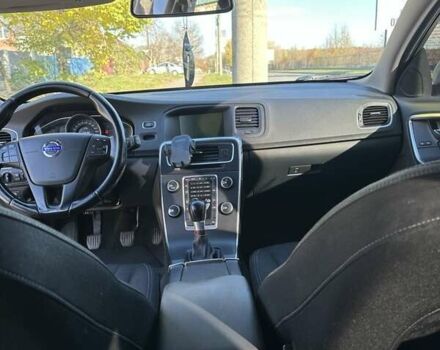 Серый Вольво B60, объемом двигателя 1.56 л и пробегом 255 тыс. км за 12300 $, фото 5 на Automoto.ua