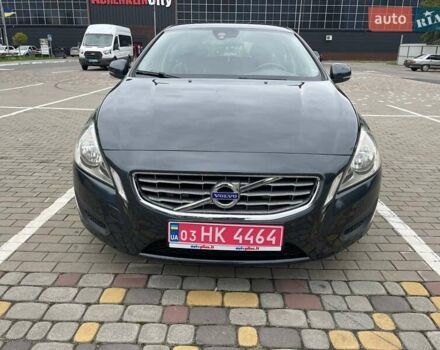 Серый Вольво B60, объемом двигателя 2 л и пробегом 300 тыс. км за 12200 $, фото 17 на Automoto.ua