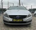 Серый Вольво B60, объемом двигателя 0 л и пробегом 264 тыс. км за 12000 $, фото 1 на Automoto.ua